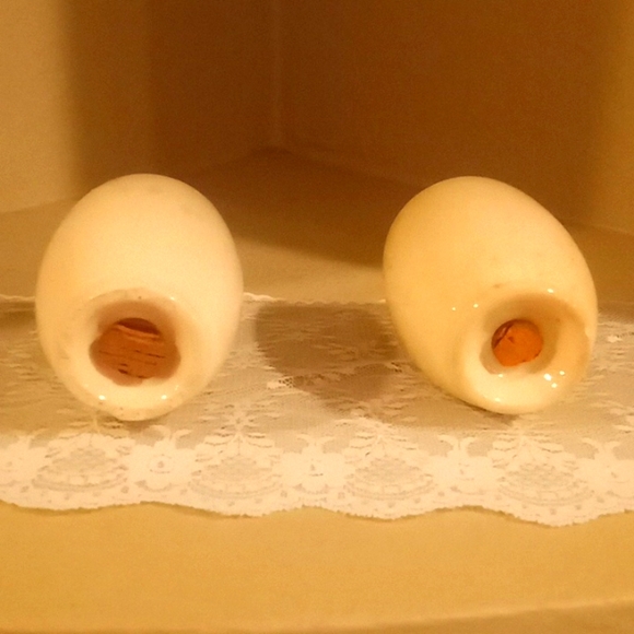 Vintage Universal Cambridge Iris Camwood Ivory- Salt & Pepper Set - Picture 5 of 12